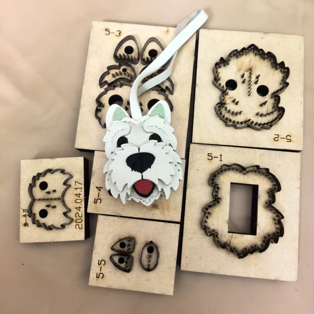 Wooden Cutting Die, Cute Westi - Dog Raincoat recension och pris